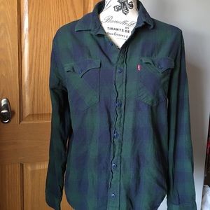 Green/blue plaid Levi’s flannel.